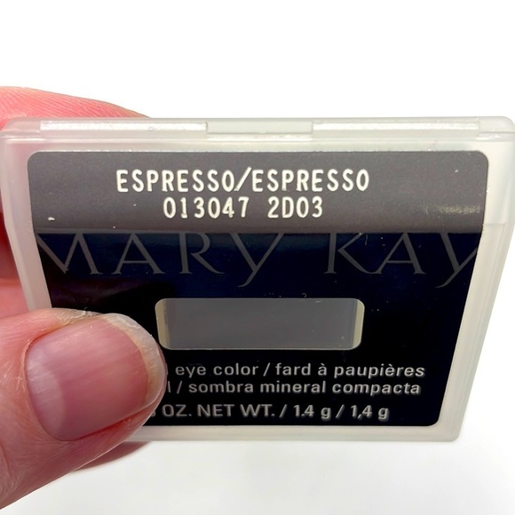 Mary Kay Mineral Eye Color – Espresso (.05 oz) – New but expired - Picture 3 of 3